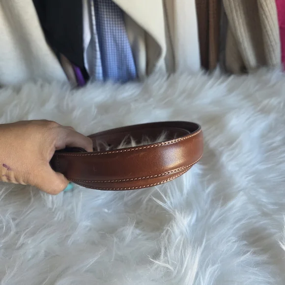 Brooks Brothers Classic Brown Leather Belt - Picture 5 of 8